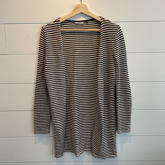 Striped Finely Knit Cardigan - Picture 2 of 5